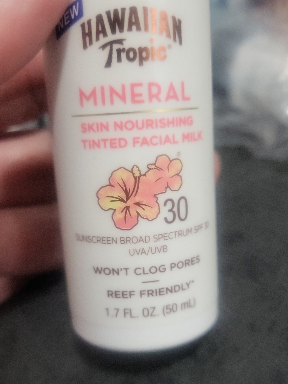 Hawaiian Tropic Mineral SPF 30 Skin Tinted Facial Mist Price Is For 1 Mist. - Picture 3 of 3